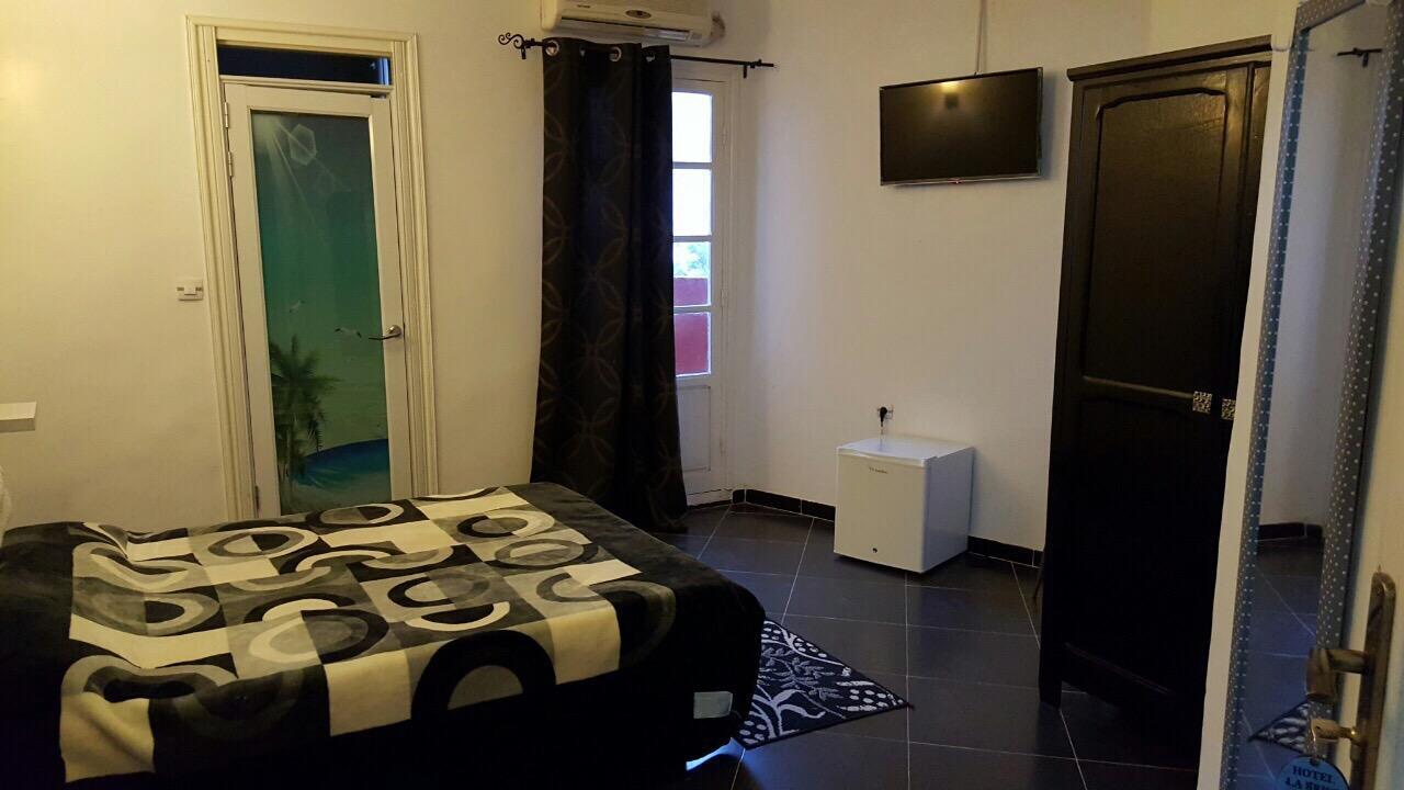 Hotel La Brise Aïn El Turk Buitenkant foto